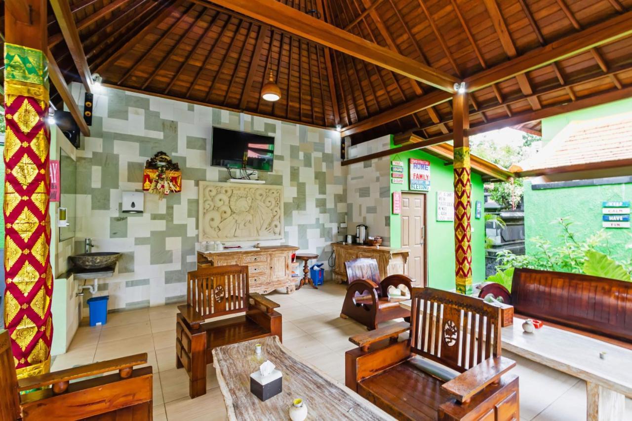 Lembongan Hostel Exterior photo